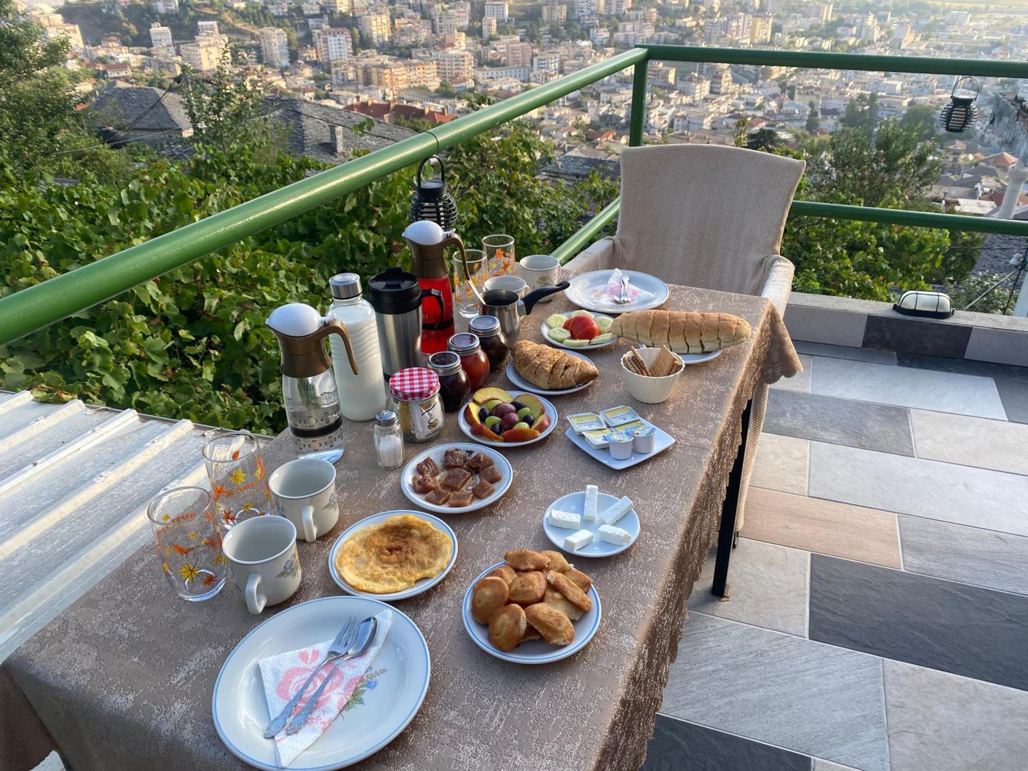 Panoramic View Guest House Gjirokaster Exterior photo